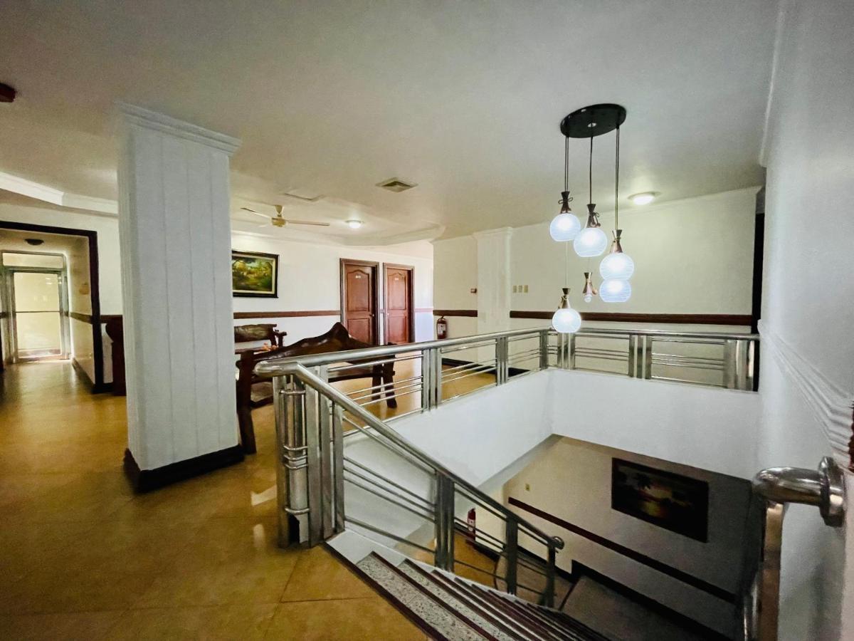 Drake Hotel Angeles City Exterior photo