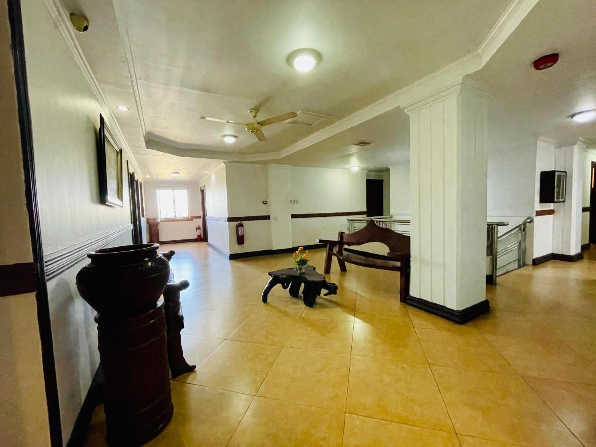 Drake Hotel Angeles City Exterior photo